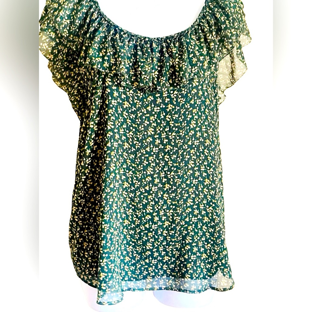 **NWOT LOFT Green/Ivory Ruffle Top - Medium** - Picture 5 of 6
